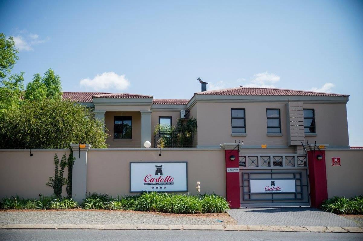 Castello Guest House, Bloemfontein Bagian luar foto