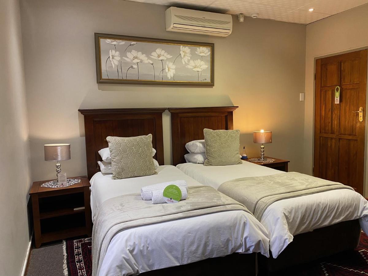 Castello Guest House, Bloemfontein Bagian luar foto